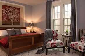 Gothic Eves Inn and Spa Bed and Breakfast