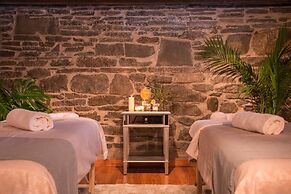 Gothic Eves Inn and Spa Bed and Breakfast