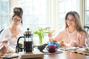 Gothic Eves Inn and Spa Bed and Breakfast