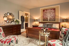 Gothic Eves Inn and Spa Bed and Breakfast