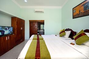 Hoi An Sea Sunset Villa & Bar