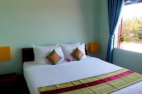 Hoi An Sea Sunset Villa & Bar