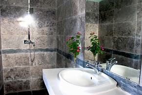 Hoi An Sea Sunset Villa & Bar