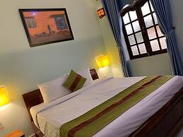 Hoi An Sea Sunset Villa & Bar