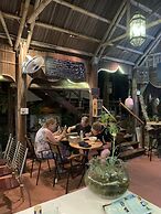 Hoi An Sea Sunset Villa & Bar