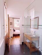 Cygnet Old Bank B & B Cafe & Gift Store