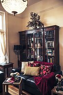 Cygnet Old Bank B & B Cafe & Gift Store