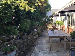 Cygnet Old Bank B & B Cafe & Gift Store