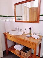 Cygnet Old Bank B & B Cafe & Gift Store