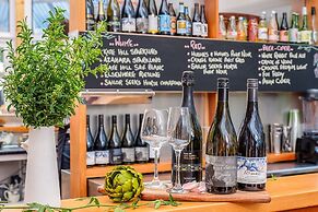 Cygnet Old Bank B & B Cafe & Gift Store