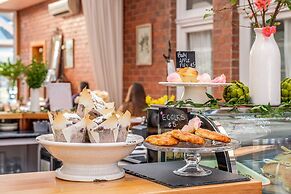 Cygnet Old Bank B & B Cafe & Gift Store