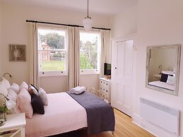 Cygnet Old Bank B & B Cafe & Gift Store