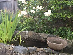 Cygnet Old Bank B & B Cafe & Gift Store