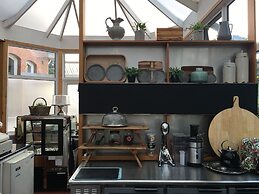 Cygnet Old Bank B & B Cafe & Gift Store