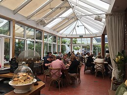 Cygnet Old Bank B & B Cafe & Gift Store