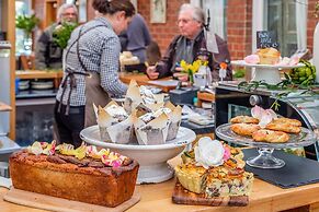 Cygnet Old Bank B & B Cafe & Gift Store