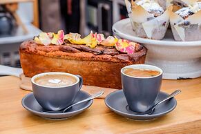 Cygnet Old Bank B & B Cafe & Gift Store