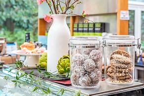 Cygnet Old Bank B & B Cafe & Gift Store