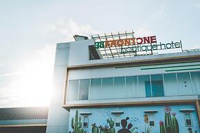 Three Eight Front One Boutique Batu