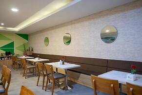 Three Eight Front One Boutique Batu