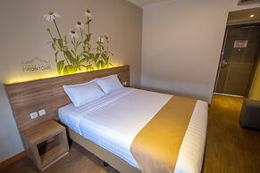 Three Eight Front One Boutique Batu