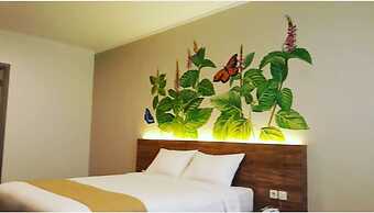 Three Eight Front One Boutique Batu