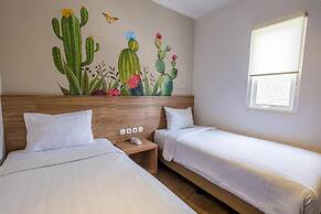 Three Eight Front One Boutique Batu