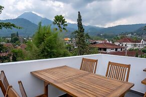 Three Eight Front One Boutique Batu