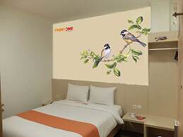 Three Eight Front One Boutique Batu