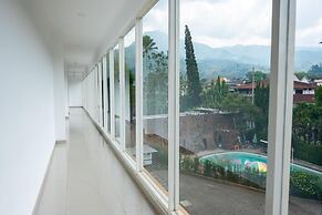 Three Eight Front One Boutique Batu