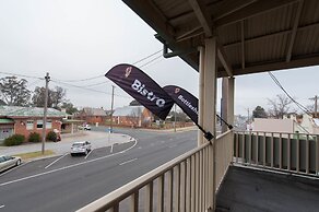 Riverina Hotel