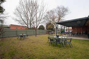 Riverina Hotel