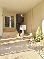 Hilton Beach Stunning Designer 2BR APT