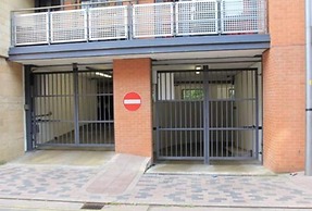 Empire Serviced 1 Bedroom Apartment