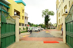 Hotel Aadhi