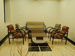 Hotel Aadhi