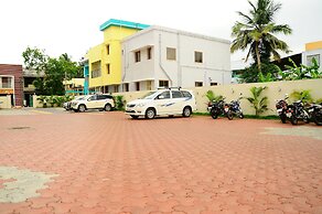 Hotel Aadhi