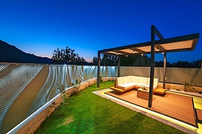 Perla Villas with Heated Pool