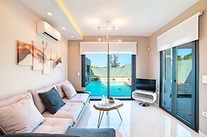 Perla Villas with Heated Pool