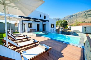 Perla Villas with Heated Pool