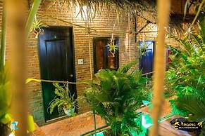 Tropic Hostel and Restaurant