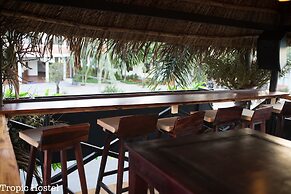 Tropic Hostel and Restaurant