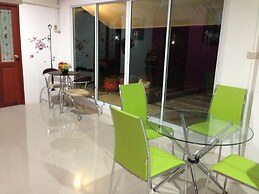 RoomQuest Chonburi Phanat Nikhom