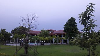 RoomQuest Chonburi Phanat Nikhom