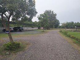 RoomQuest Chonburi Phanat Nikhom