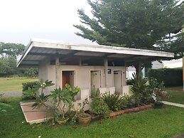 RoomQuest Chonburi Phanat Nikhom