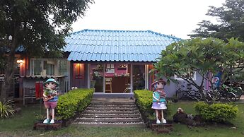RoomQuest Chonburi Phanat Nikhom