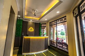 Hotel Kirti Plaza