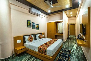 Hotel Kirti Plaza