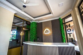 Hotel Kirti Plaza